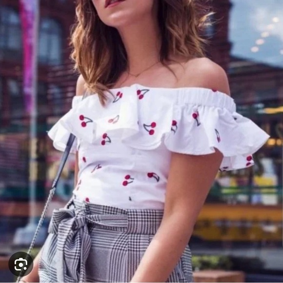 Chic White Off-Shoulder Cherry Print Blouse - Picture 1 of 5